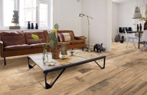 Foto 7. Dit keramisch hout is super. Perfect eiken "tegel" imitatie, heel natuurlijk. 