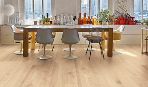 Foto 6. Keramisch hout met rustige knoesten en structuur