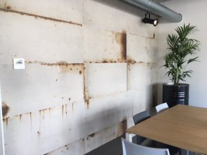 Foto 1. Bijzondere metallook tegels in 80x80 ook verkrijgbaar in 30x60 en 60x120,